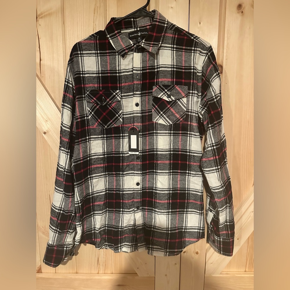 Beverly Hills Polo Club Black and Red men’s Long Sleeve Button Up!